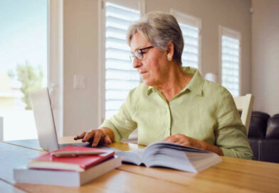 What Seniors Should Know About Online Education